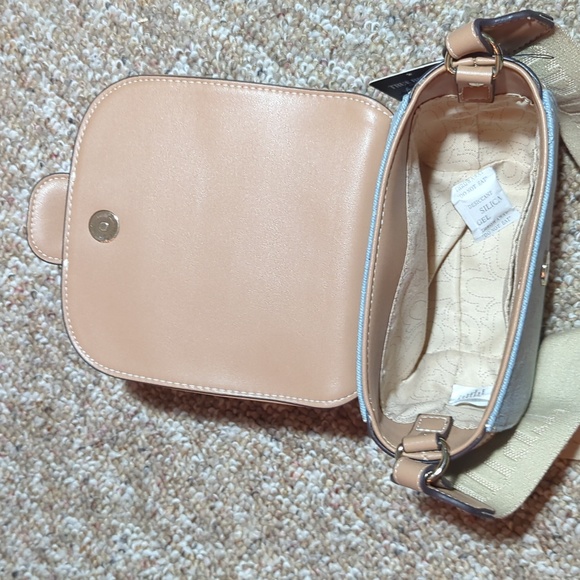 True Religion crossbody bag Brand New with tag on - Picture 3 of 5